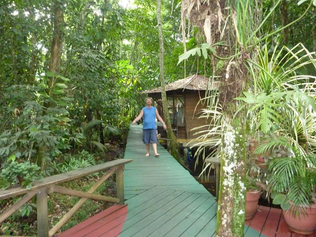 Hotel Casa Perico Rio Dulce Town Exterior foto