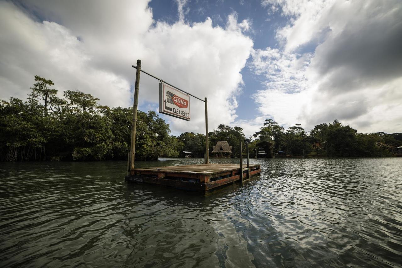 Hotel Casa Perico Rio Dulce Town Exterior foto